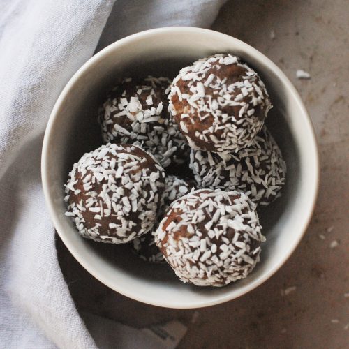 A bowl of peanut butter energy balls