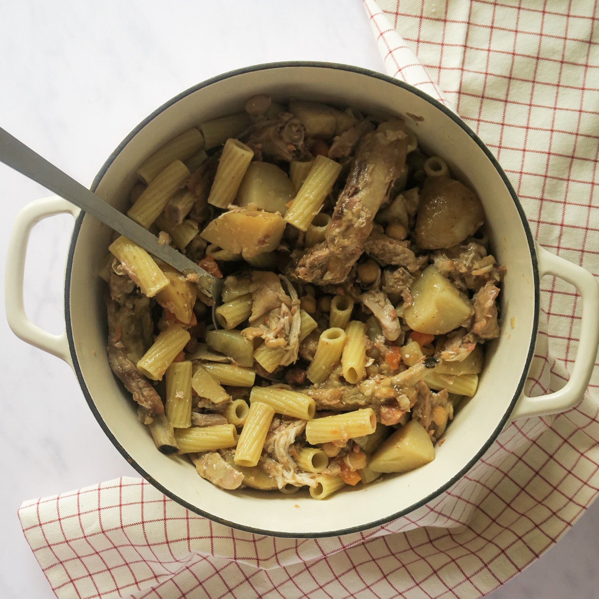 Slow-cooker Catalan-style rigatoni stew