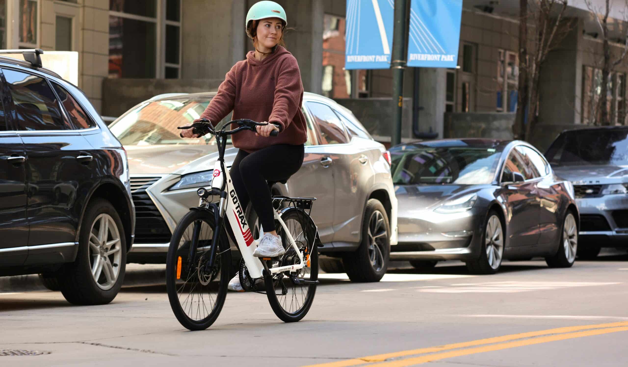 E-bikes: the modern way to commute easily and effectively in cities